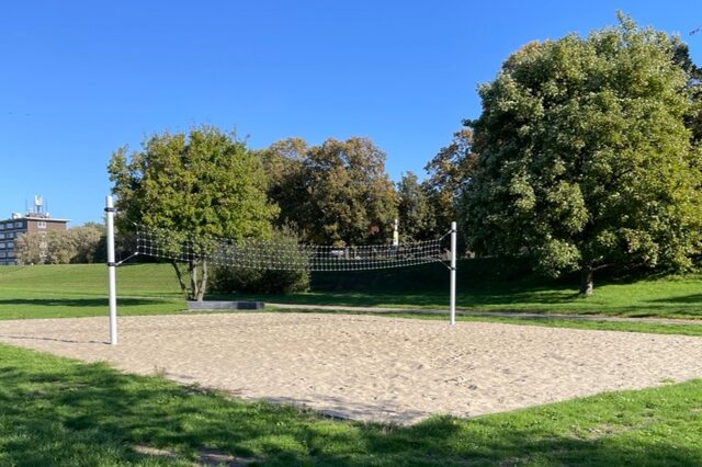 Beachvolleyballfeld im Deichpark