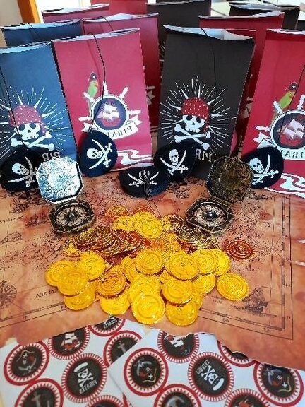 Piratentüten und Spielgeld