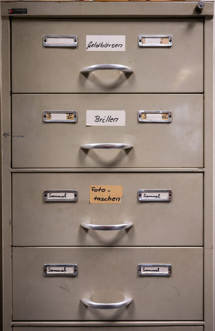 Ordnung muss sein: Häufige Fundsachen haben eigene Schubladen.