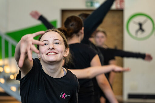 Man sieht es den Mädchen an: Tanzen macht Freude.