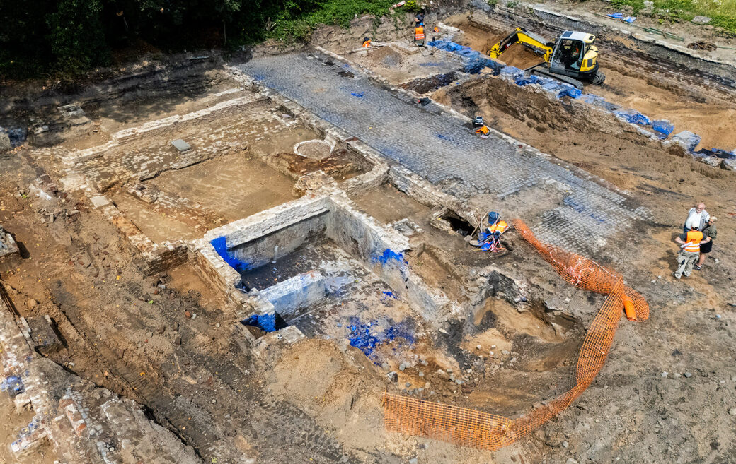 Aus der Luft wird die Dimension der Baustelle erst richtig erkennbar.