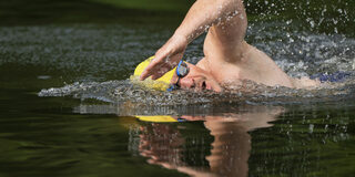 Guido Wennekers zieht Bahnen im Barbarase.