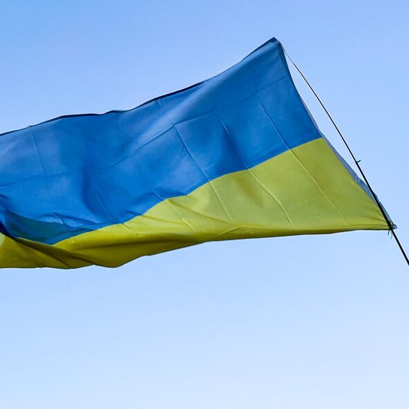 Fahne in den ukrainischen Landesfarben
