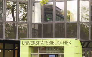 Universitätsbibliothek Eingang