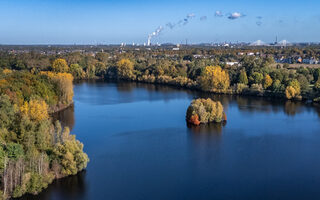 Luftaufnahme Toeppersee im Herbst