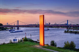 Sonnenuntergang über der Rheinorange