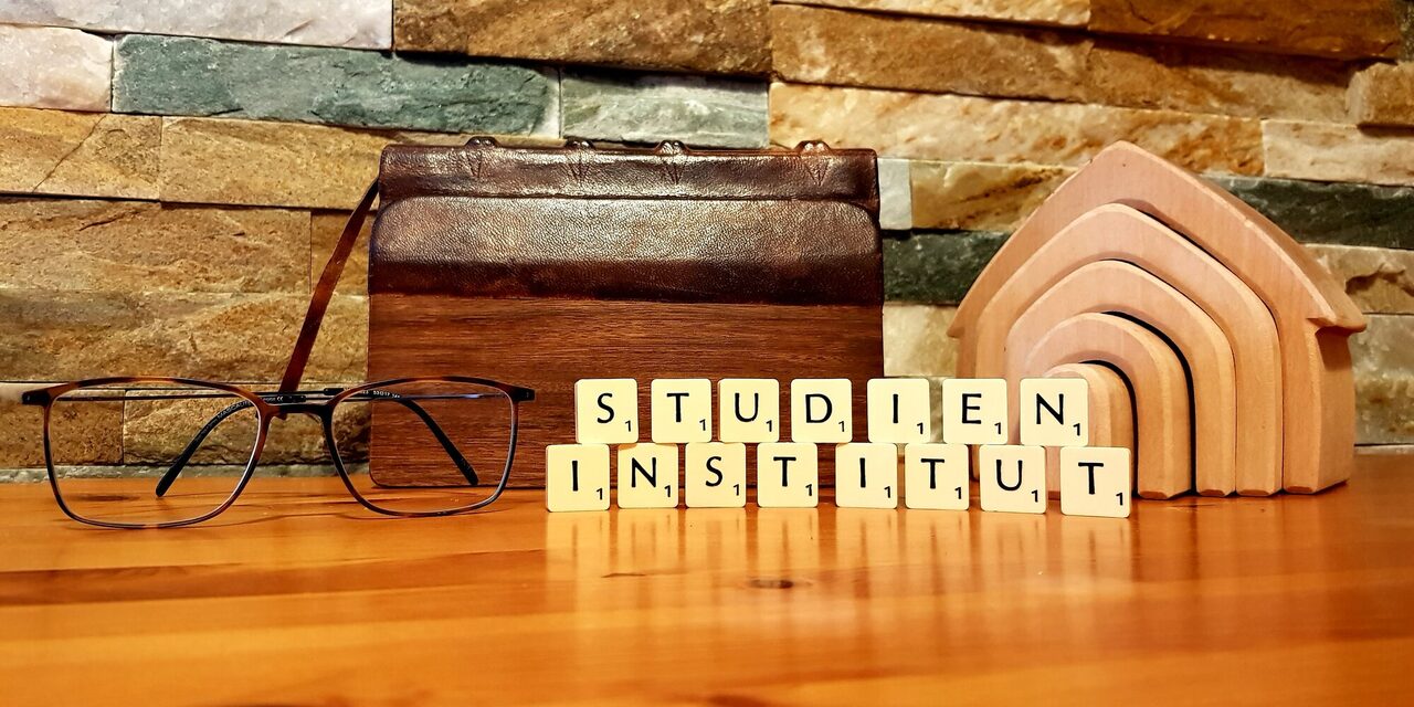 "Studieninstitut" Eingangsbild