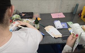 Frauen mit Lebensmitteln