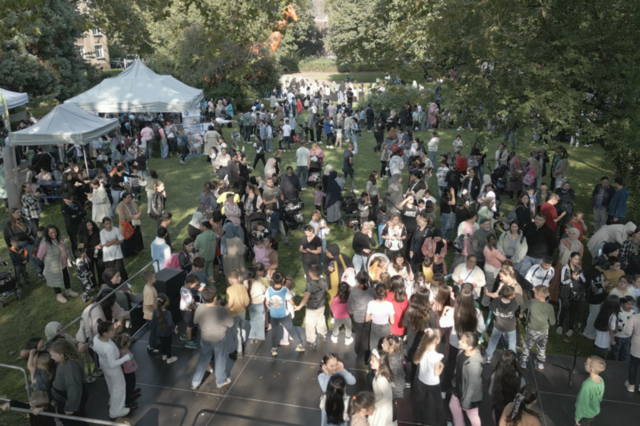 Plakat mit Ankündigung