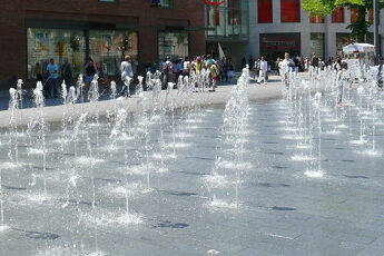 Düsenfeldbrunnen auf der Königstraße