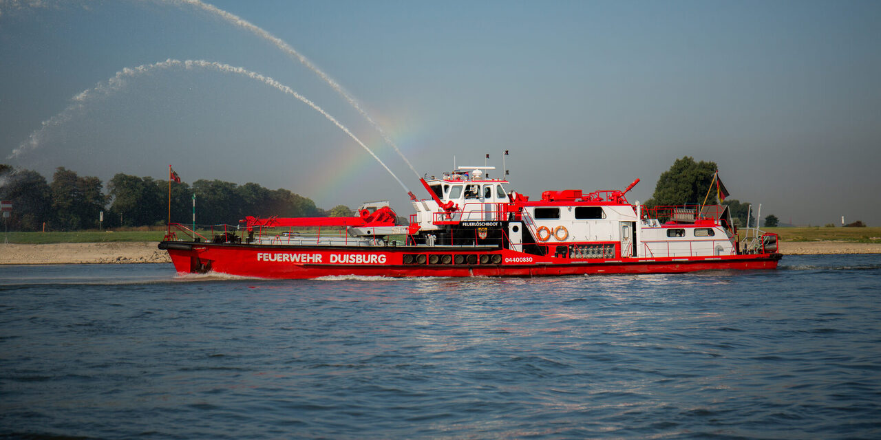 Feuerwehr Duisburg - Löschboot