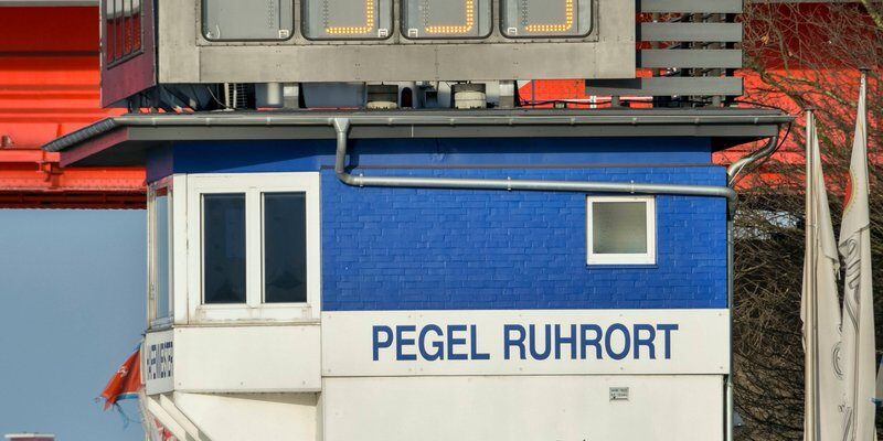Pegelhaus in Ruhrort, Wasserstand bei 9,55 m