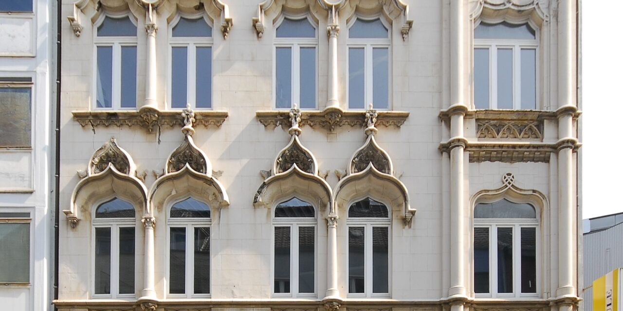 Frontansicht der Fassade des Atelierhauses Goldstraße