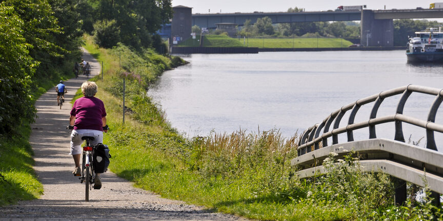Radfahrer am Rhein-Herne-Kanal