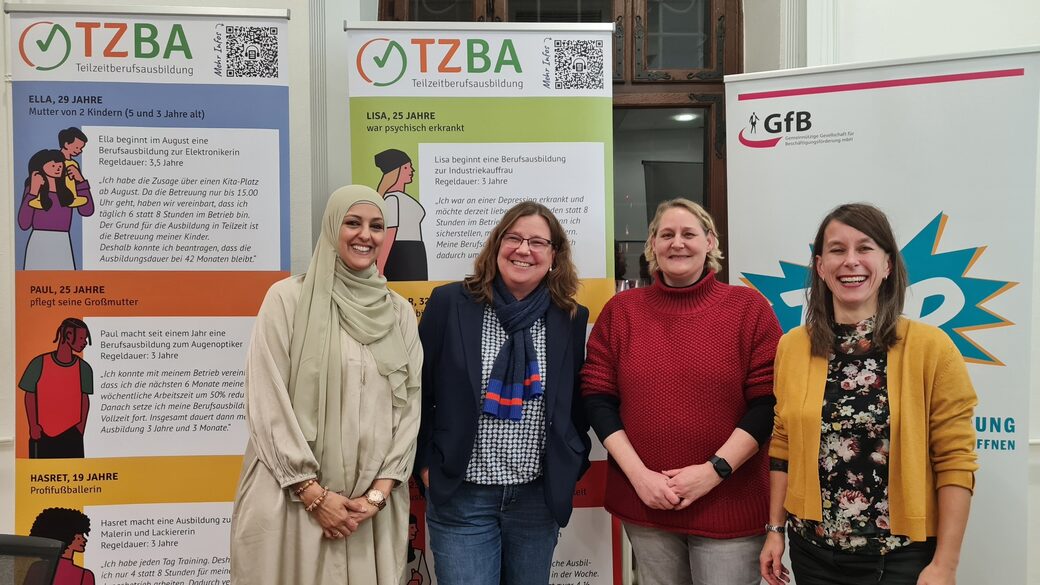 Rachida Brigui (Stadt Duisburg), Silke Martmann-Sprenger (Arbeitsargentur), Jasmin Borgstedt (jobcenter) und Melanie Koll (GfB)