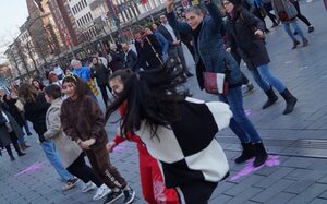 Tanz zu "Break the Chain"