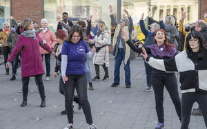 Tanz zu "Break the Chain"