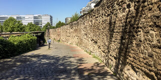 Stadtmauer Am Alten Wehrgang in der Duisburger Innenstadt