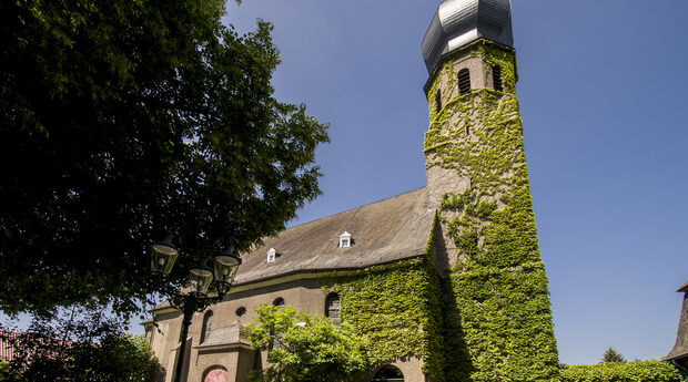 Duisburg-Rahm - Kirche St. Hubert