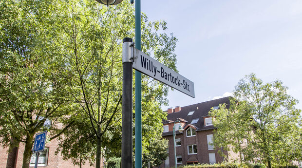 Straßenschild Willy-Bartock-Straße