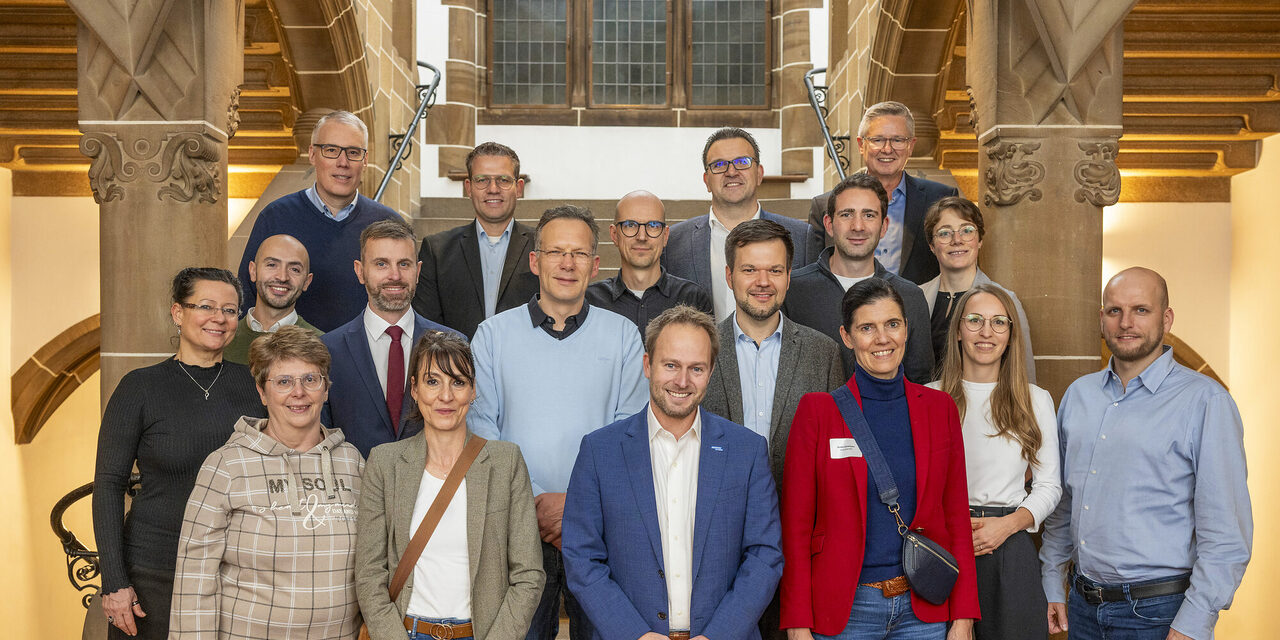 Gruppenbild mit den Teilnehmenden