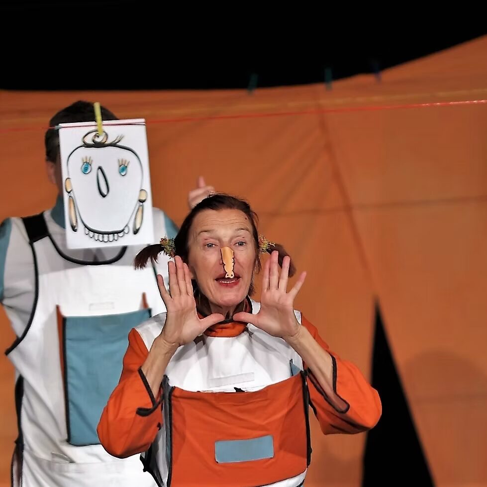 Das Komma’ Theater „Etwas ist Anders“