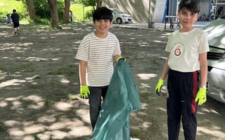 Erste Aufräumaktion am Blauen Haus Hochfeld
