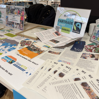 Informationsstand vom Umweltamt und Weltladen Duisburg e.V. auf der 10. Duisburger Bildungskonferenz
