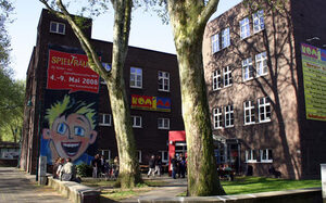 KOM'MA-Theater, zicht naar buiten