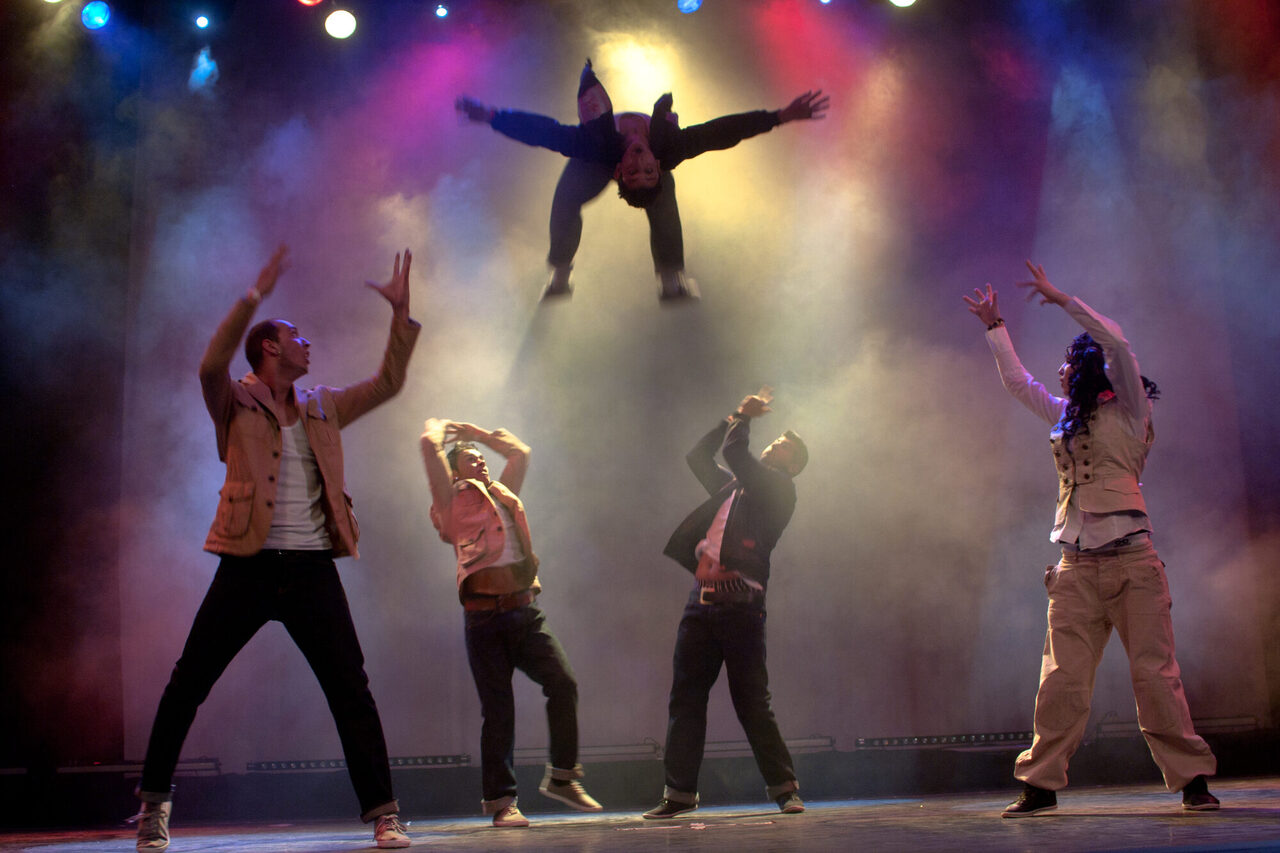 Een hip hop dansformatie tijdens de TANZtage Duisburg