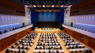 Ratssitzung in der Mercatorhalle