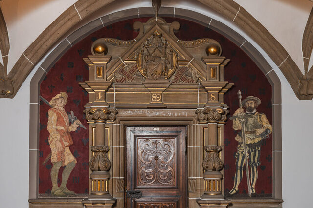 Landsknechte Portal Ratssaal