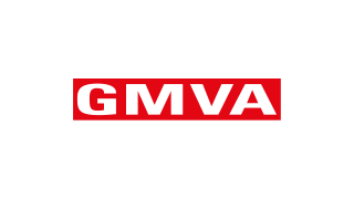GMVA Logo (weißer Schriftzug auf rotem Grund)