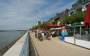 Rheinradweg in Emmerich