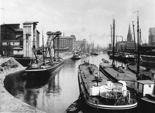 Der Duisburger Innenhafen um 1902