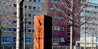 Die Skulptur Deportierte Kinder als Beispiel für Patenschaften für Kunst im öffentlichen Raum