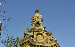 Mercatorbrunnen vor dem Duisburger Rathaus