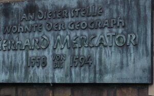 Erinnerungstafel an der ehemaligen Berufsschule.